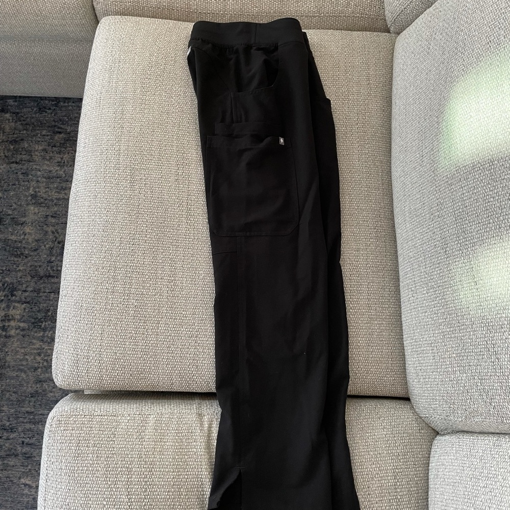 Figs Kade Cargo Scrub Pants- Black- size XS Petite